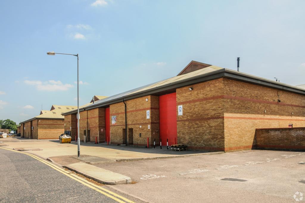 151-163 Dixons Hill Road A1M Business Centre Large Multi-Let Industrial and Office Estate