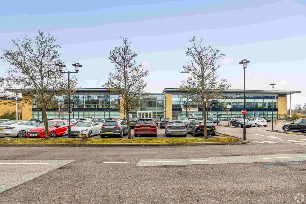 Falcon Way Falcon Gate Shire Park Modern Multi-Tenant 3-Star Office Building
