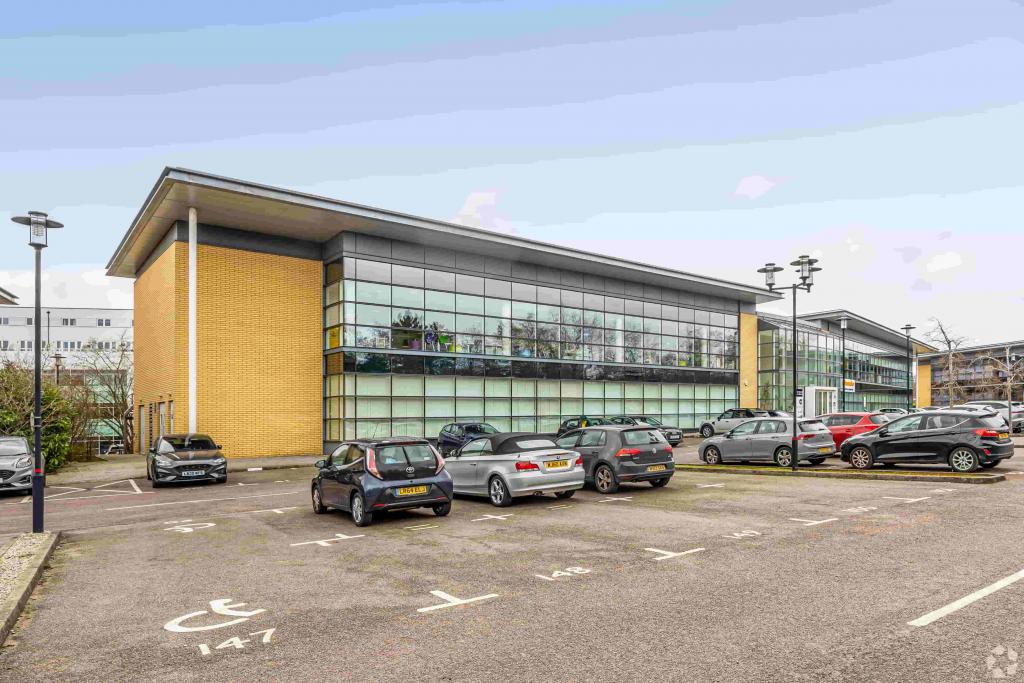Falcon Way Falcon Gate Shire Park Modern Multi-Tenant 3-Star Office Building