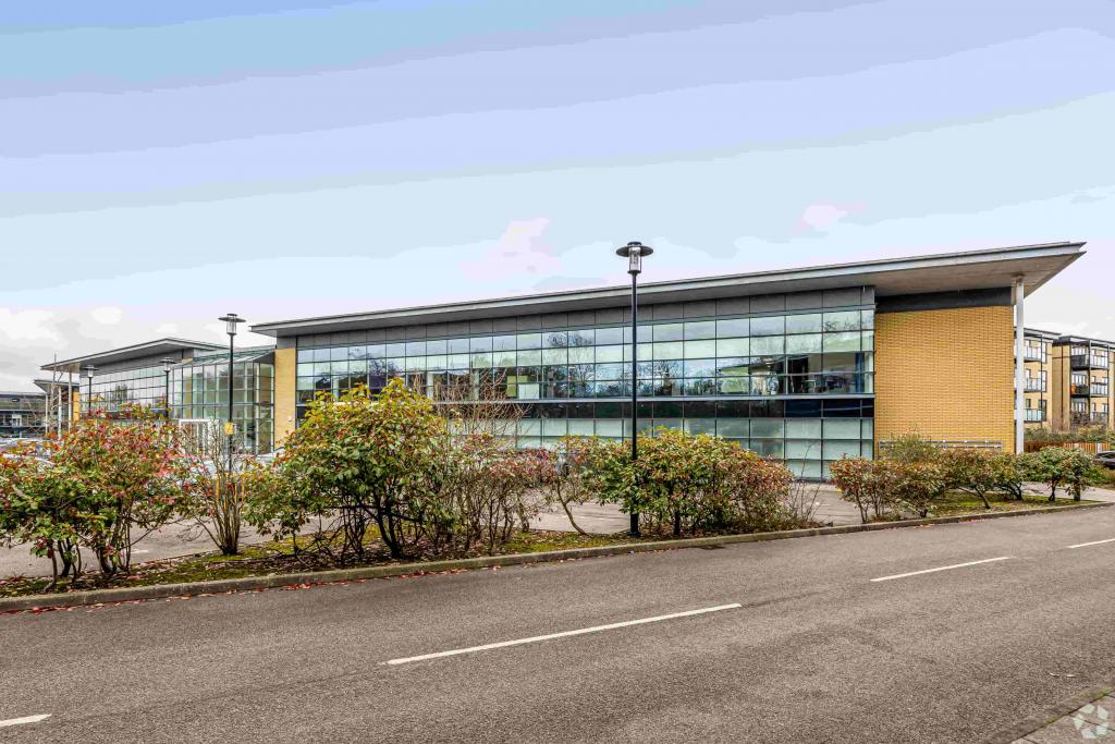 Falcon Way Falcon Gate Shire Park Modern Multi-Tenant 3-Star Office Building