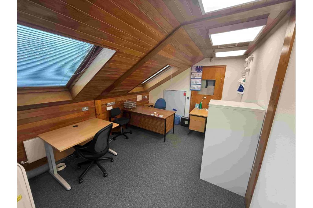 Fiddle Bridge Lane Forum Place Modern Multi-Tenant 3-Star Office Units