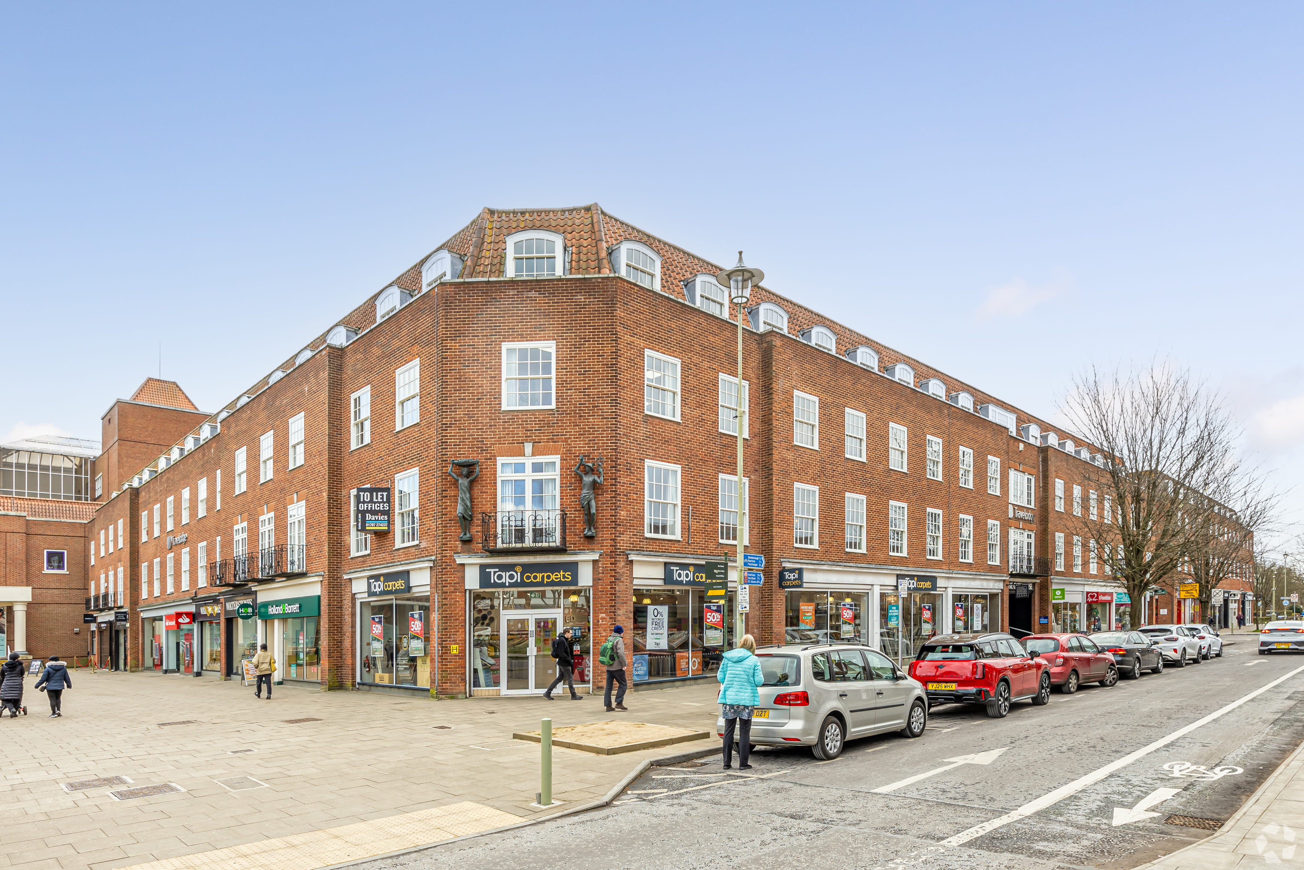 Gate House Retail and Office Space with Prominent Town Centre