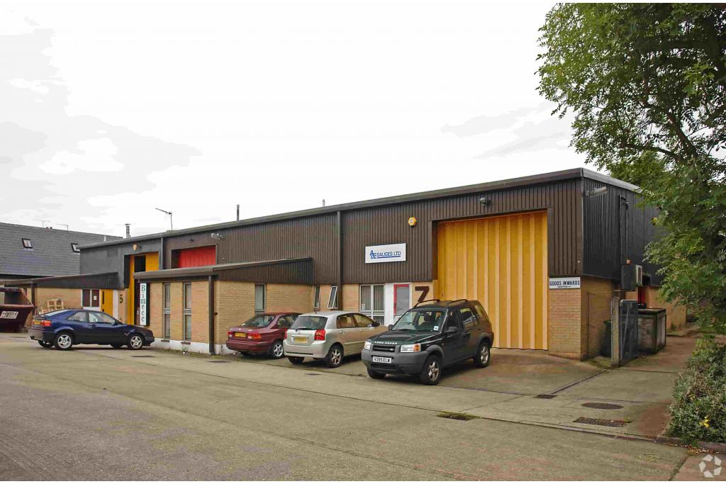 Redbourn Industrial Centre Service Unit, St Albans, Hertfordshire