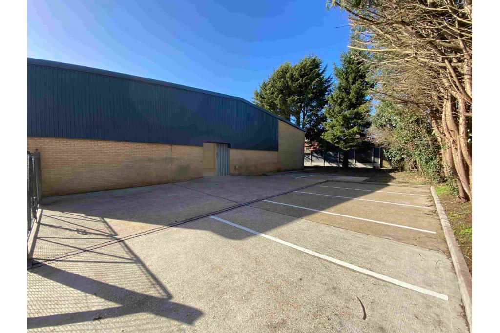 Redbourn Industrial Centre Service Unit, St Albans, Hertfordshire