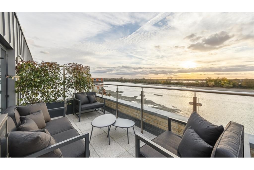 4 Oxbridge Terrace, Palace Wharf, London W6