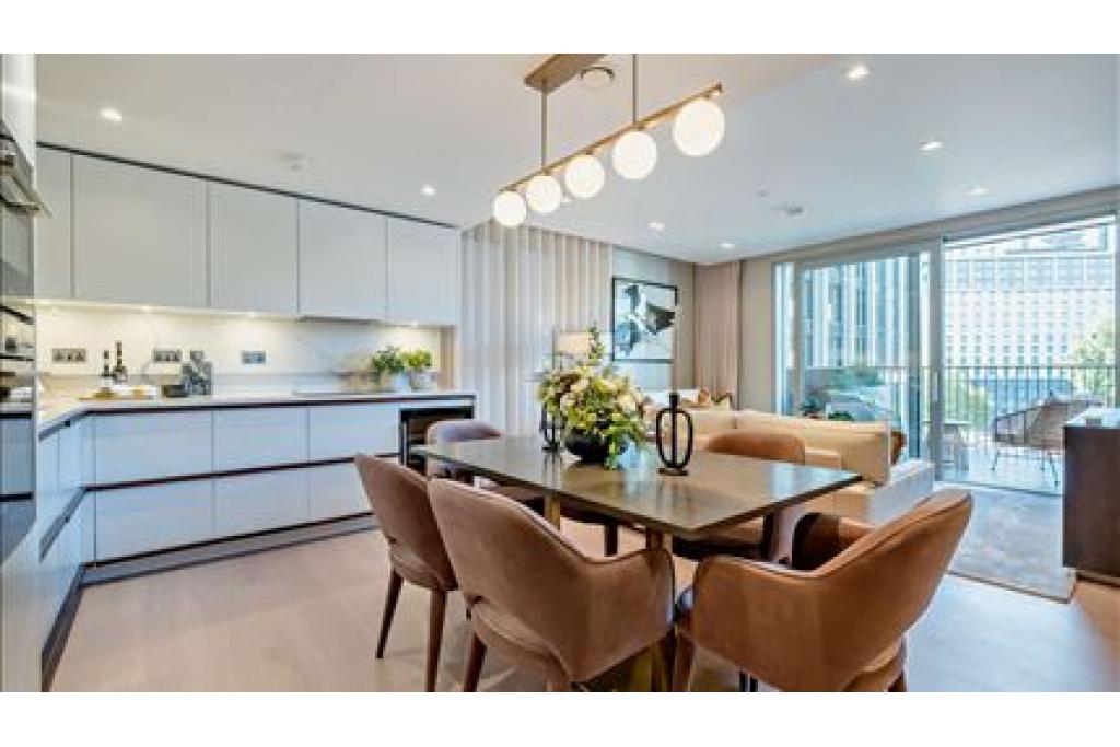 **Luxurious 3-Bed Apartment in Prestigious Garrett Mansions, W2 – Prime Zone 1 Living**