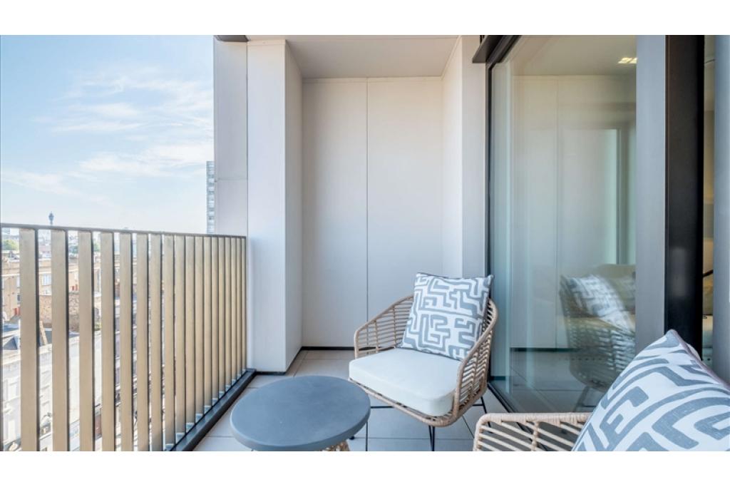 **Luxurious 3-Bed Apartment in Prestigious Garrett Mansions, W2 – Prime Zone 1 Living**