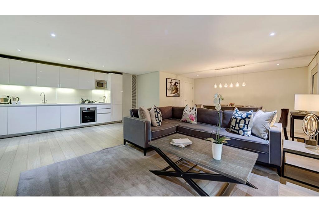 Elegant Three-Bedroom Canal-Facing Apartment with Concierge in Merchant Square, Paddington W2