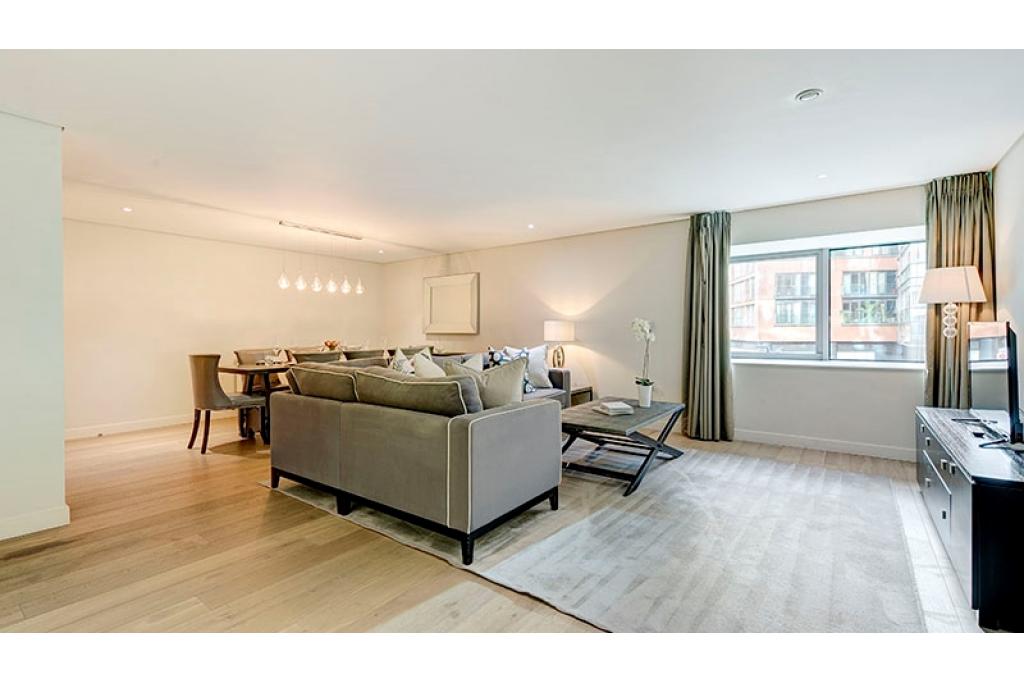 Elegant Three-Bedroom Canal-Facing Apartment with Concierge in Merchant Square, Paddington W2