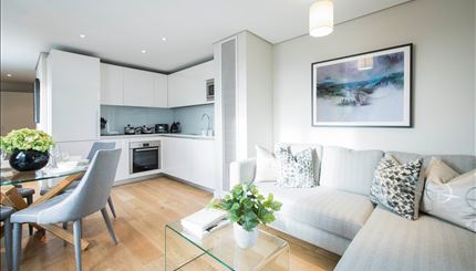 Modern Three-Bedroom Apartment with Exceptional South-Facing Views in Merchant Square, Paddington W2