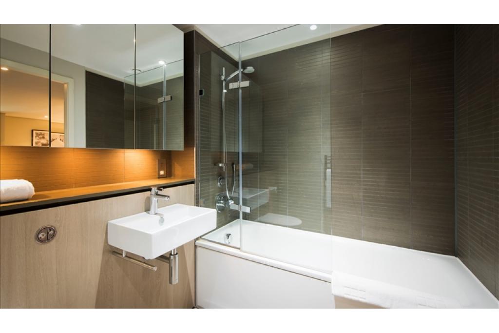 Modern Three-Bedroom Apartment with Exceptional South-Facing Views in Merchant Square, Paddington W2