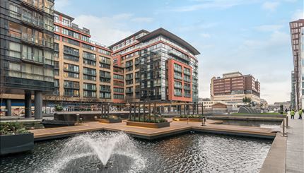 Elegant Three-Bedroom Apartment with Canal Views in Merchant Square, Paddington W2