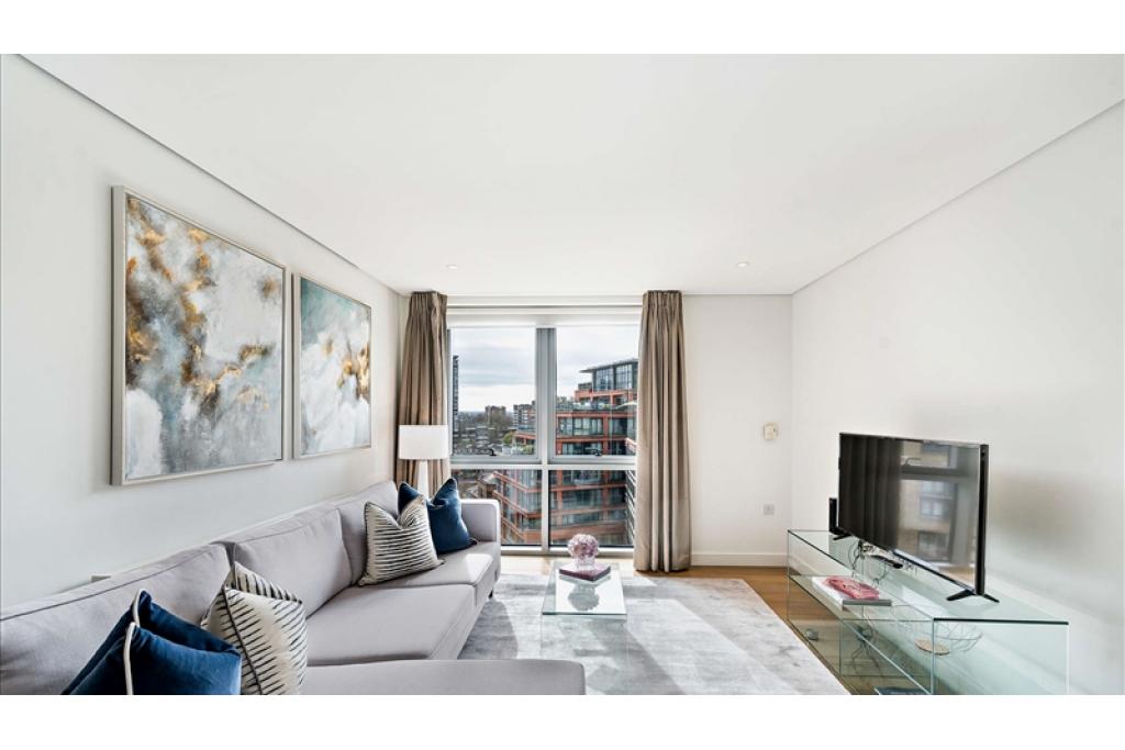 Elegant Three-Bedroom Apartment with Canal Views in Merchant Square, Paddington W2