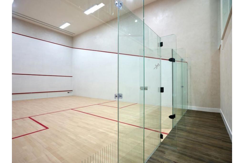 Elegant Two-Bedroom Apartment with Balcony in Prestigious London Dock Development"