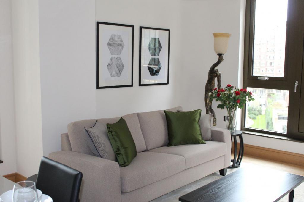 Immaculate Two-Bedroom Apartment in Prestigious Cleland House – Westminster, SW1P