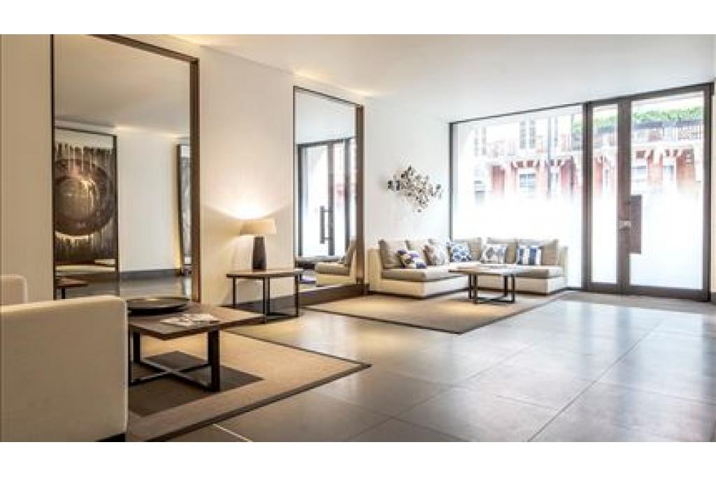Luxurious Two Bedroom Apartments in Prime Mayfair – 62 Green Street
