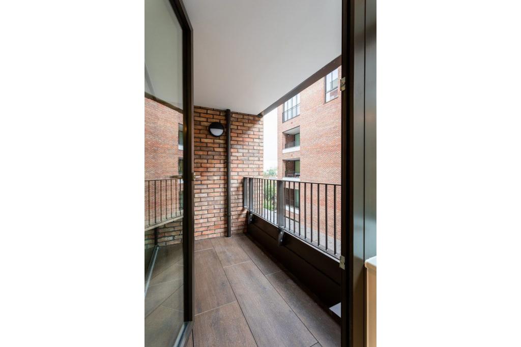 Stylish Two-Bedroom Apartment at Rosewood, Shoreditch Exchange, E2
