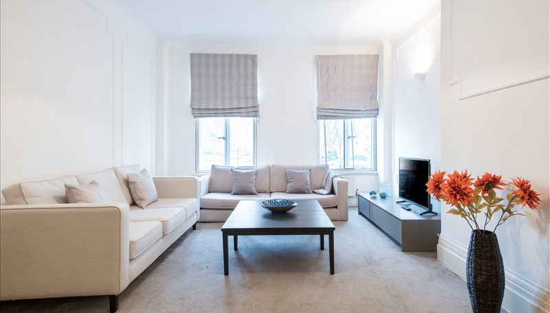 Elegant Four-Bedroom Apartment Overlooking Regent’s Park