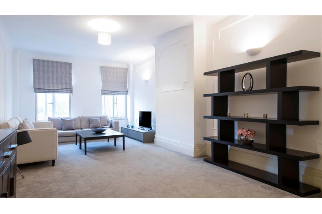Elegant Four-Bedroom Apartment Overlooking Regent’s Park