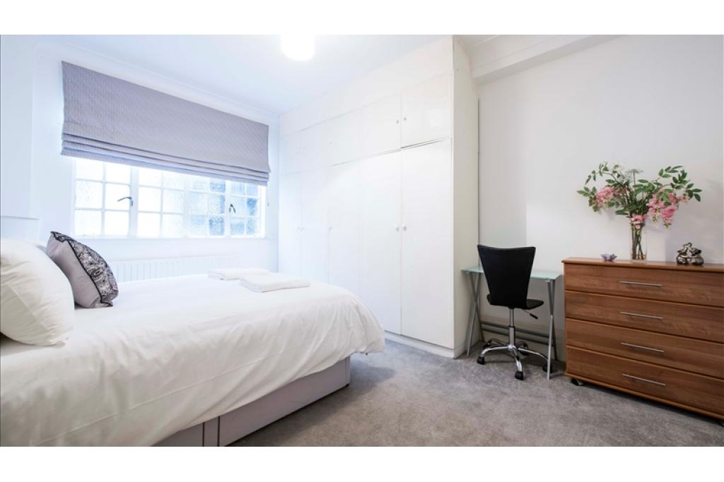 Elegant Four-Bedroom Apartment Overlooking Regent’s Park