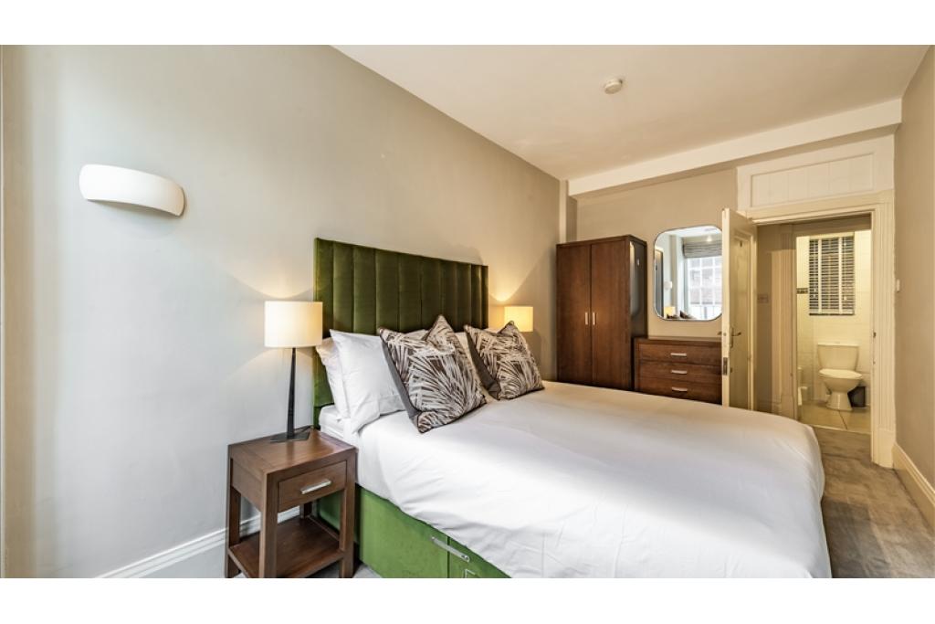 Spacious Six-Bedroom Residence Overlooking Regent’s Park