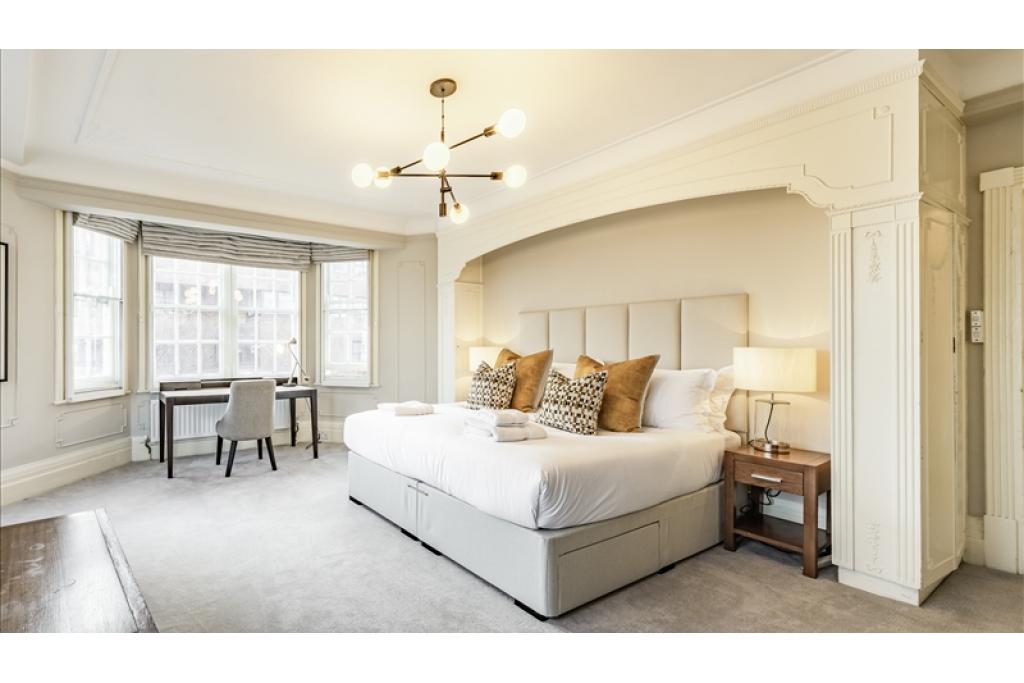 Spacious Six-Bedroom Residence Overlooking Regent’s Park