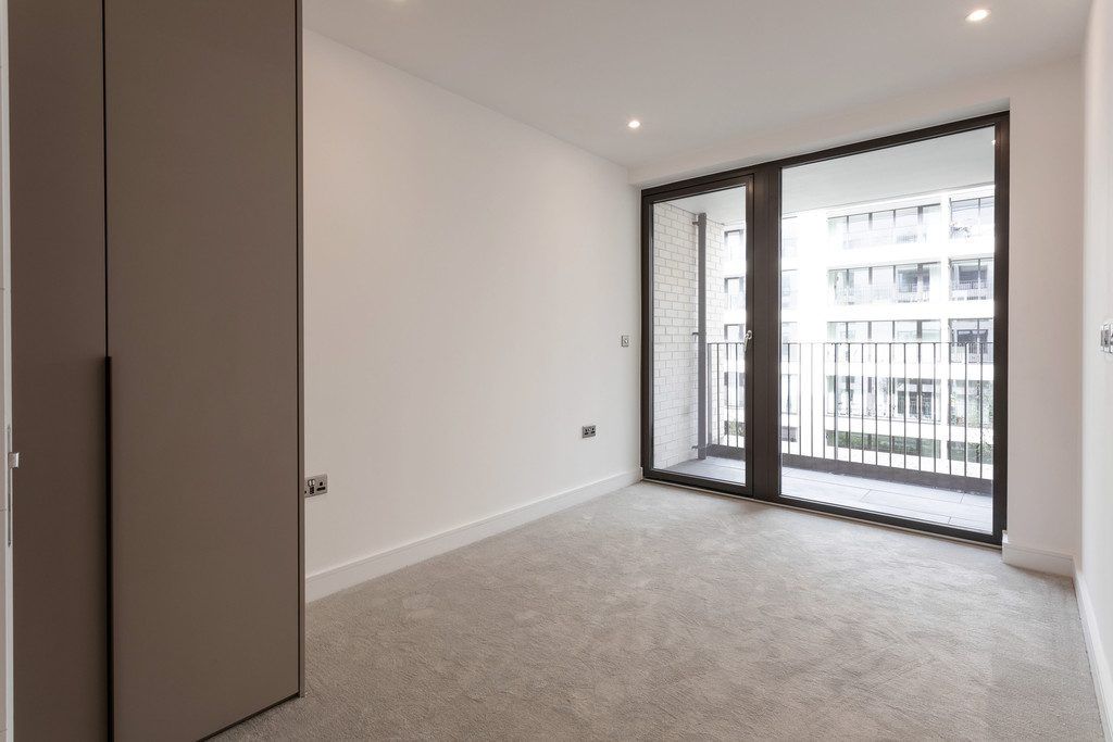 Elegant Two-Bedroom Apartment in Admiralty House, London Dock