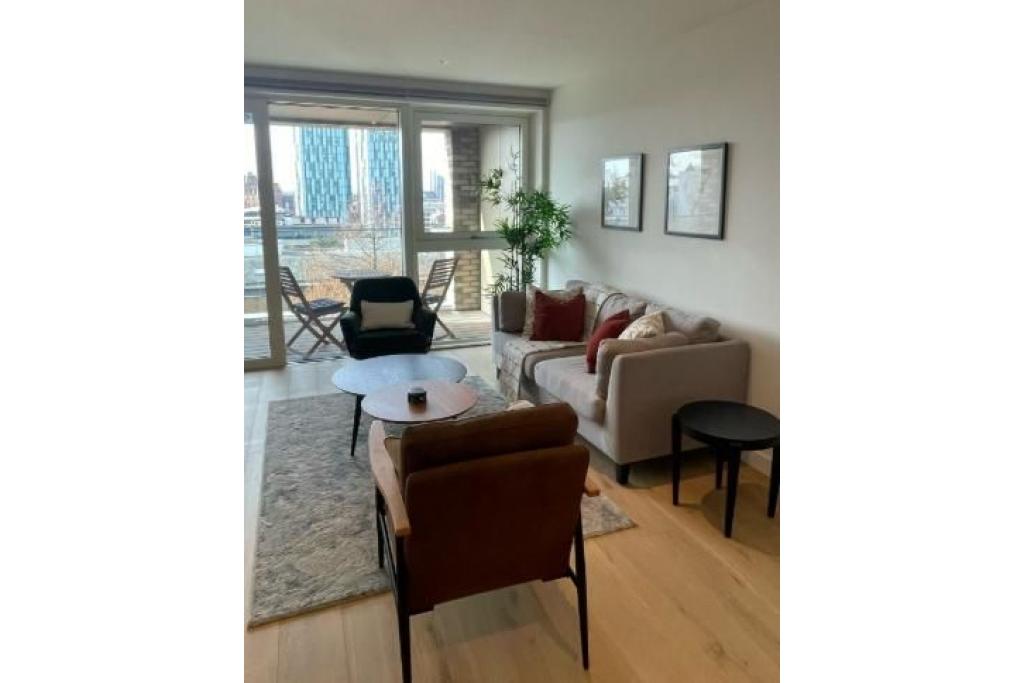 Stylish Urban Living in the Heart of King’s Cross: Luxurious Two Bedroom Residence at Emerson Court