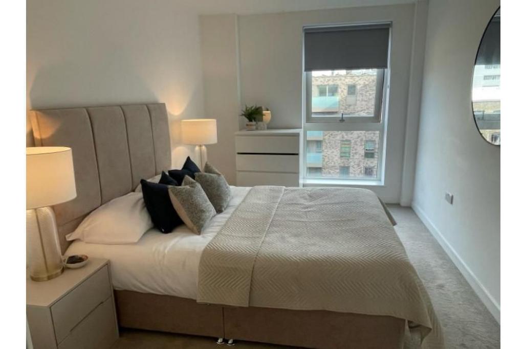 Stylish Urban Living in the Heart of King’s Cross: Luxurious Two Bedroom Residence at Emerson Court