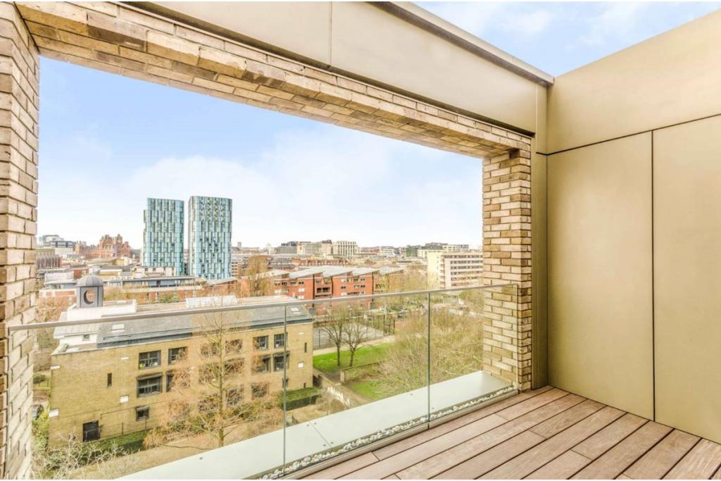 Stylish Urban Living in the Heart of King’s Cross: Luxurious Two Bedroom Residence at Emerson Court