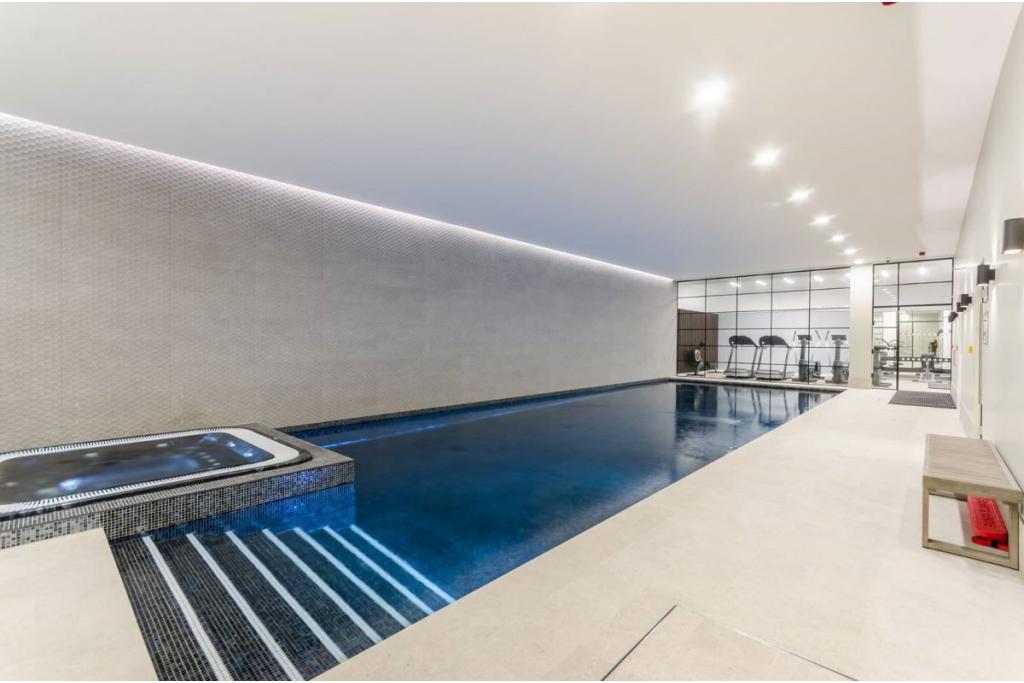 Stylish Urban Living in the Heart of King’s Cross: Luxurious Two Bedroom Residence at Emerson Court