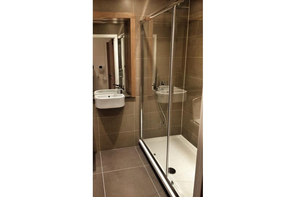 Stylish Studio Apartment with Balcony in Sovereign Tower, Royal Gateway