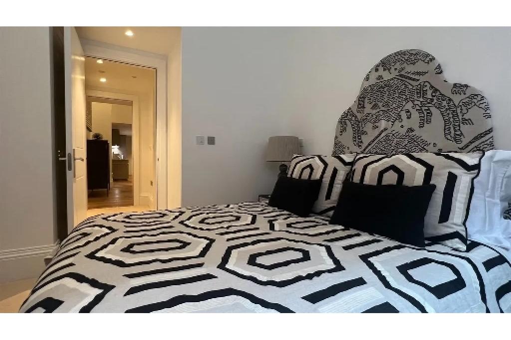 Exceptional Three-Bedroom Residence in the Heart of Chelsea – Sloane Building, SW10