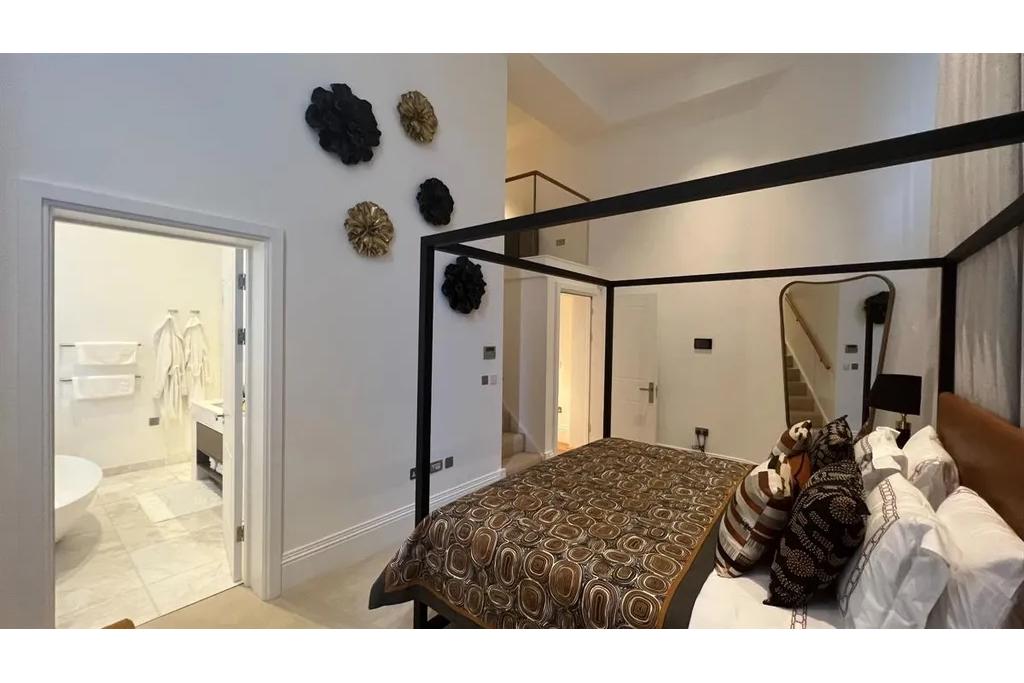 Exceptional Three-Bedroom Residence in the Heart of Chelsea – Sloane Building, SW10