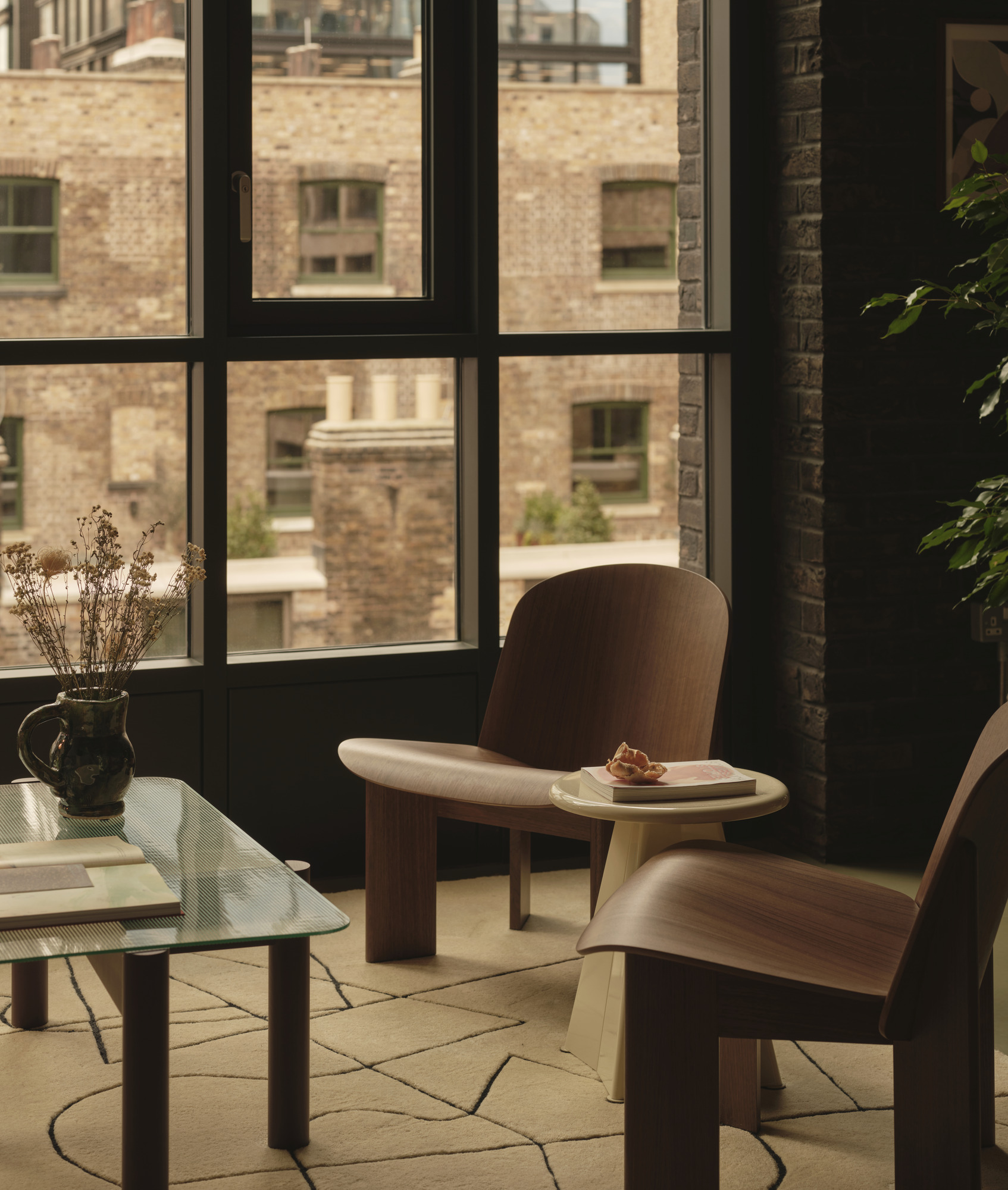 Boutique Office Space Merging Edwardian Charm at 16 Blossom Street