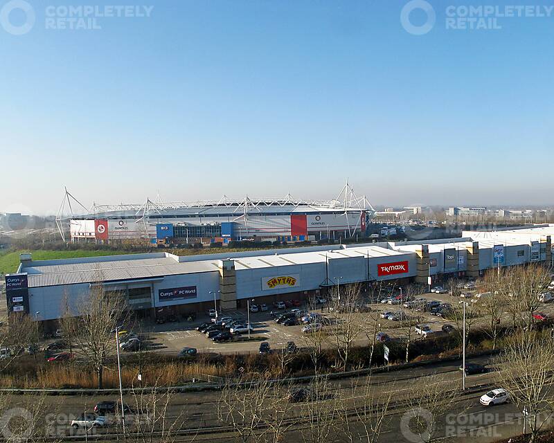 Reading Gate Retail Park – Prime Retail Space in a Thriving Commercial Zone