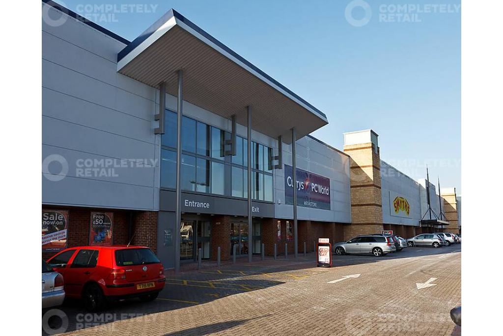 Reading Gate Retail Park – Prime Retail Space in a Thriving Commercial Zone