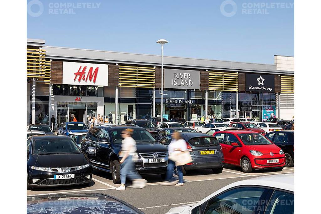 A1 Retail Park – Prime Shopping Destination with National Brands in Biggleswade