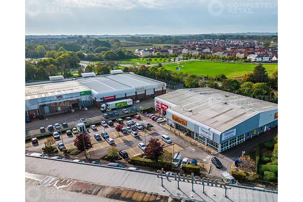 Wellington Retail Park – Prime Shopping Destination in Hampshire
