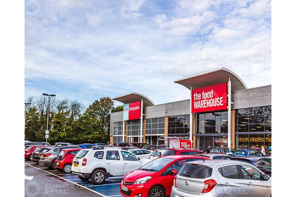 Wellington Retail Park – Prime Shopping Destination in Hampshire