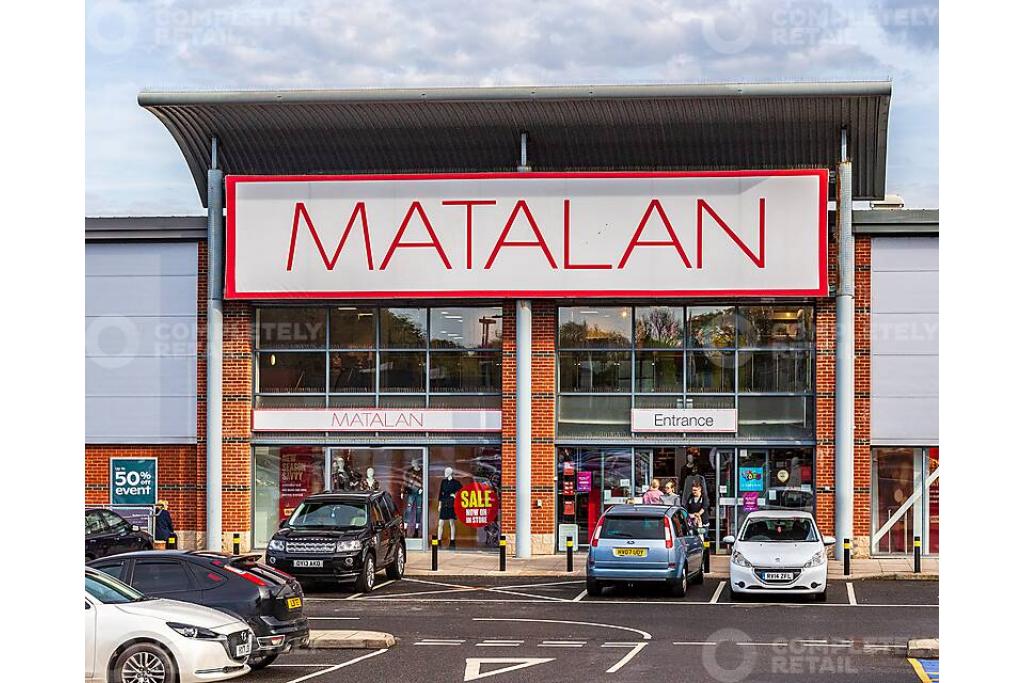 Wellington Retail Park – Prime Shopping Destination in Hampshire