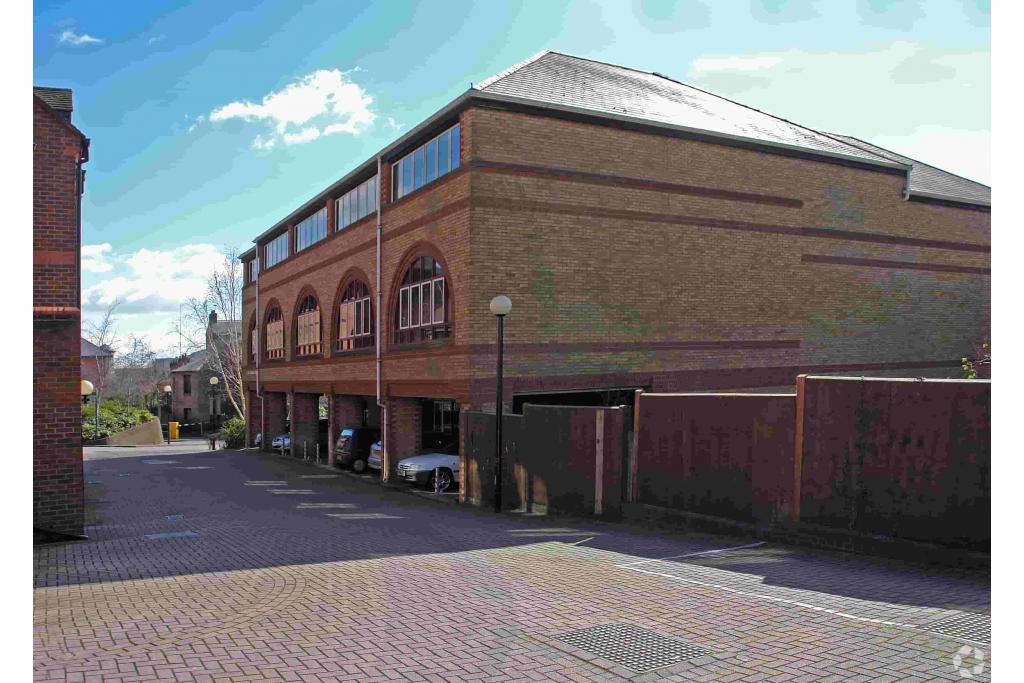 Clock House Court Office Units, St Albans, Hertfordshire