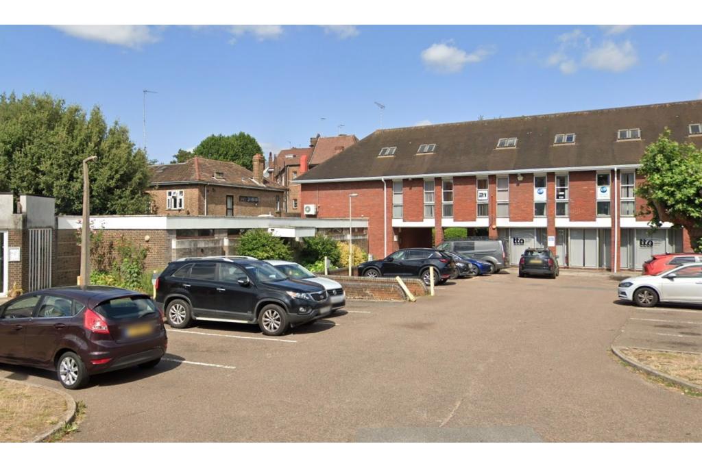 19-25 Salisbury Square Office, Hatfield, Hertfordshire