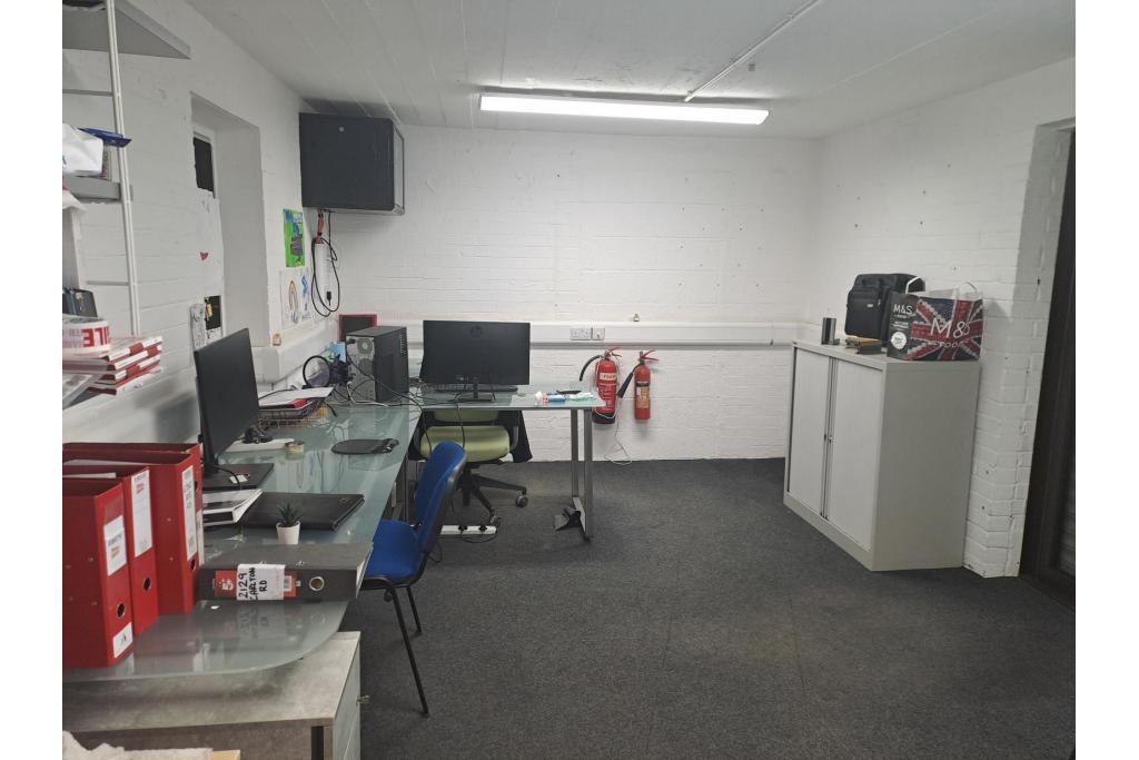 9-25 South Mundells Industrial Warehouse, Welwyn Garden City, Hertfordshire