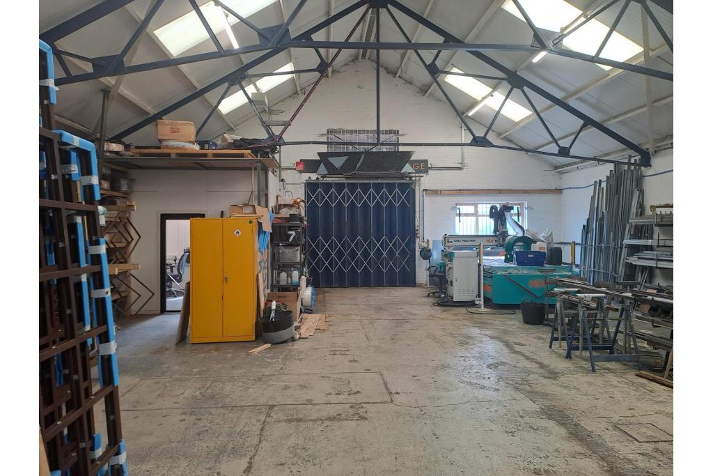 9-25 South Mundells Industrial Warehouse, Welwyn Garden City, Hertfordshire