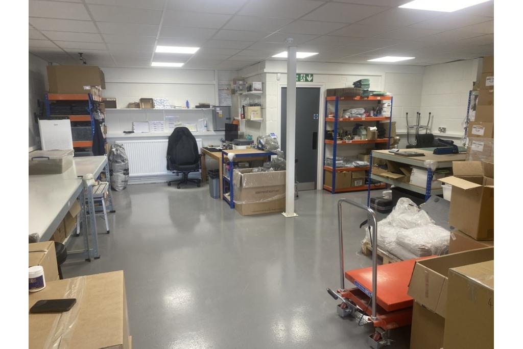 Travellers Close – Warehouse Unit, North Mymms, Hertfordshire