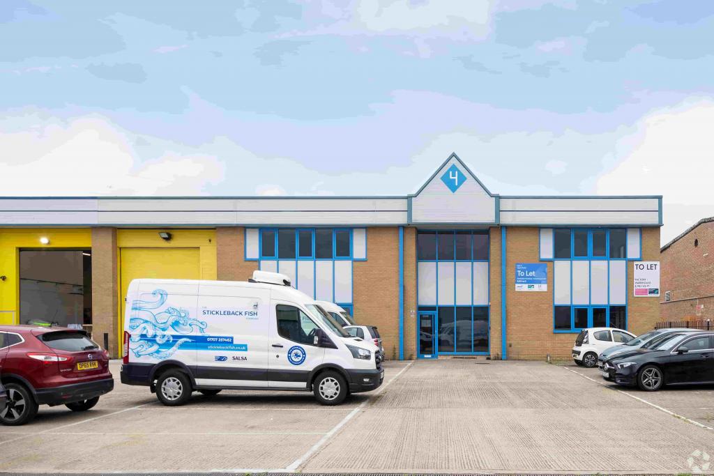 Travellers Lane – Industrial Distribution Unit, Apex Point, North Mymms, Hertfordshire