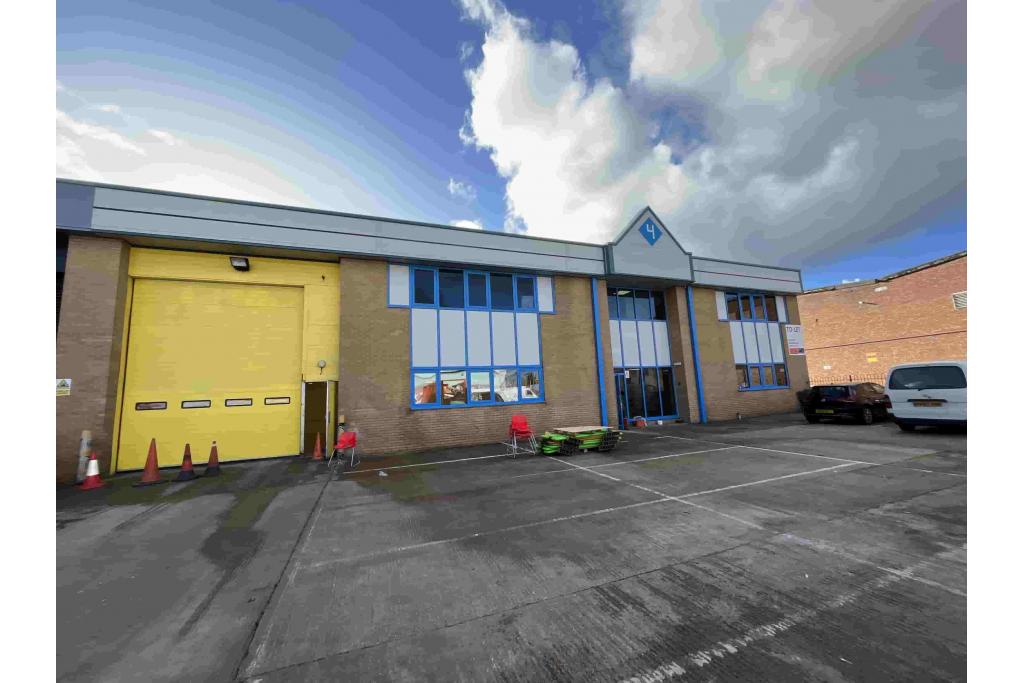 Travellers Lane – Industrial Distribution Unit, Apex Point, North Mymms, Hertfordshire
