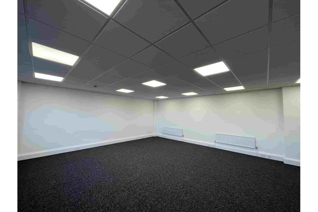 Travellers Lane – Industrial Distribution Unit, Apex Point, North Mymms, Hertfordshire