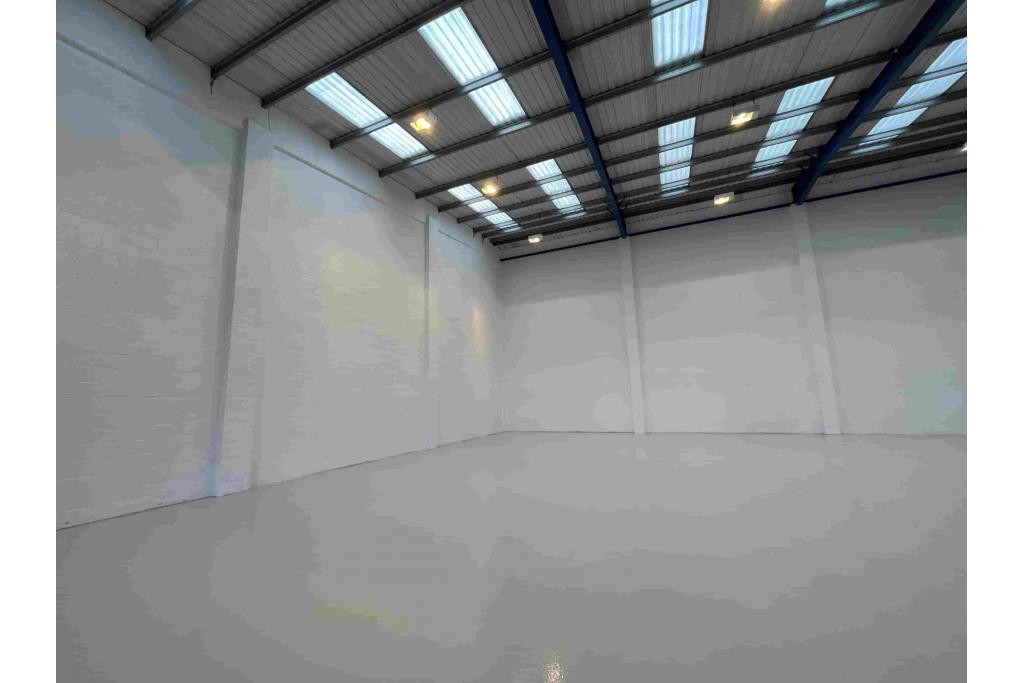 Travellers Lane – Industrial Distribution Unit, Apex Point, North Mymms, Hertfordshire